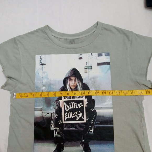 Billie Eilish cropped artichoke green Tee size Large runs smaller - Picture 3 of 7
